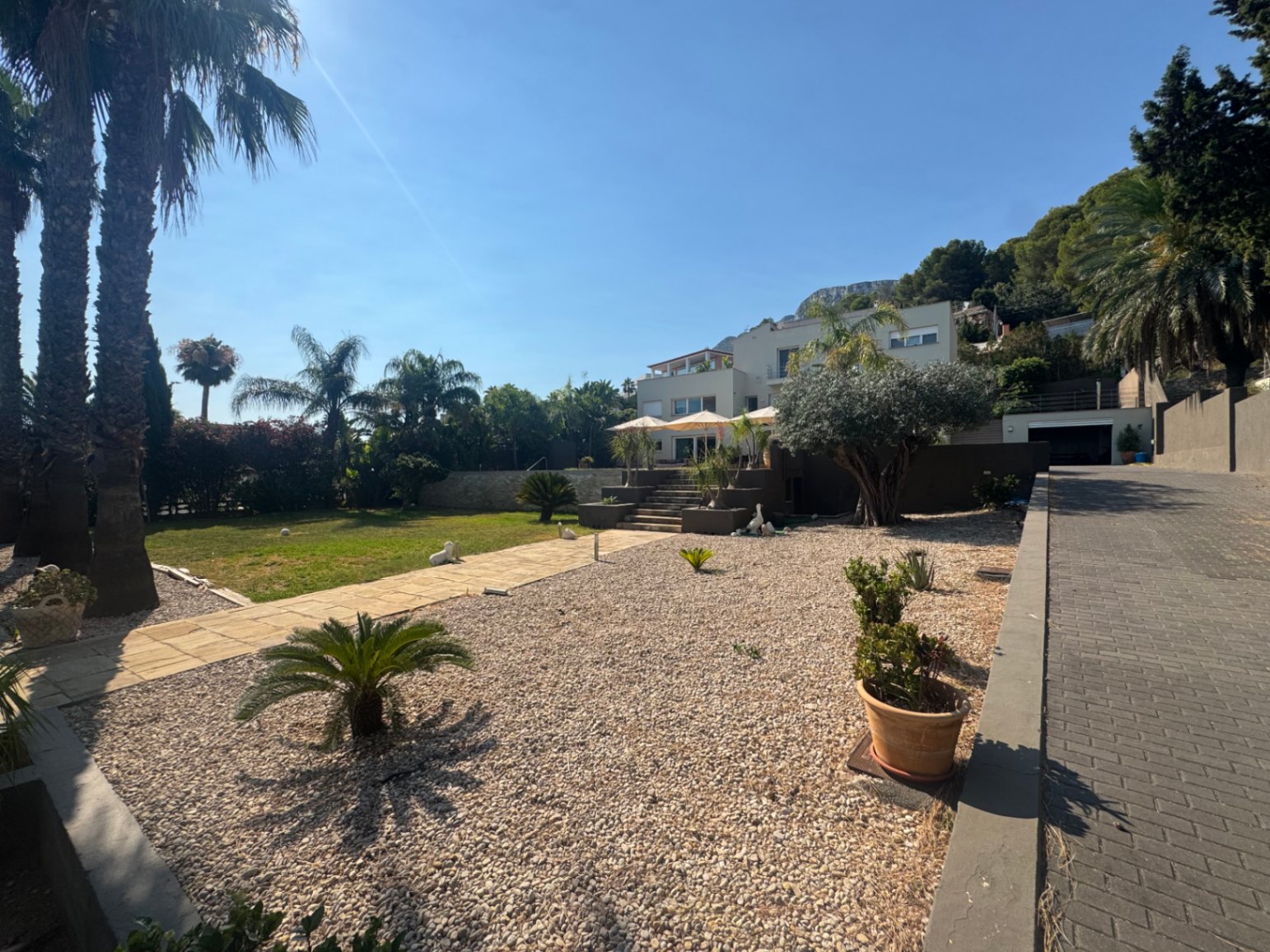 Venta de chalet moderno en venta en El Montgó, Denia