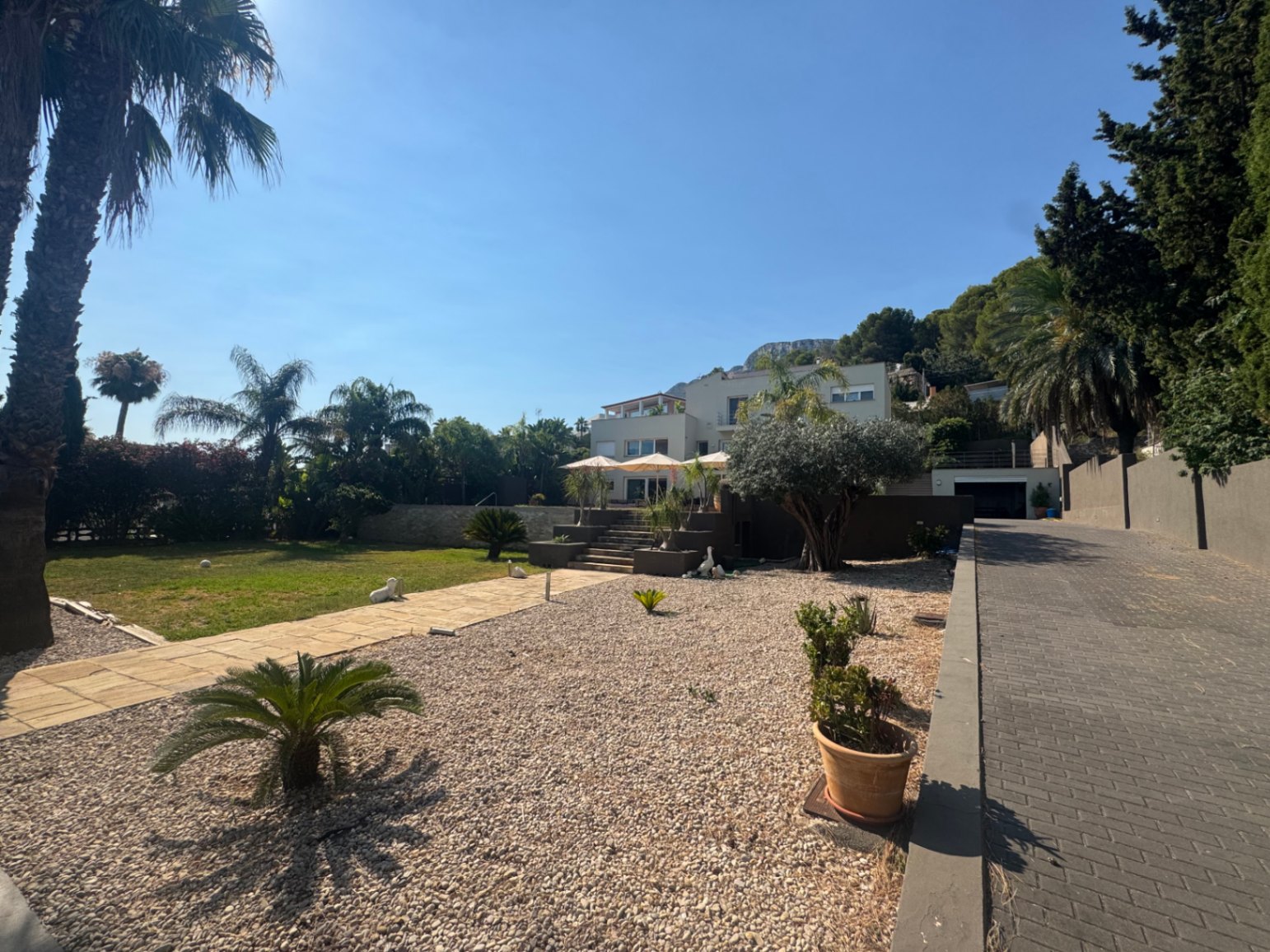 Venta de chalet moderno en venta en El Montgó, Denia