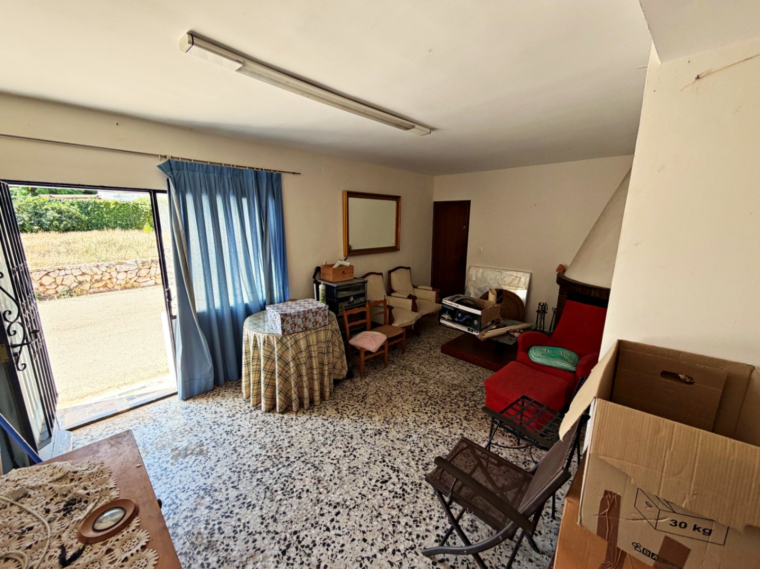 Attached country house, plus large plot with fruit trees.