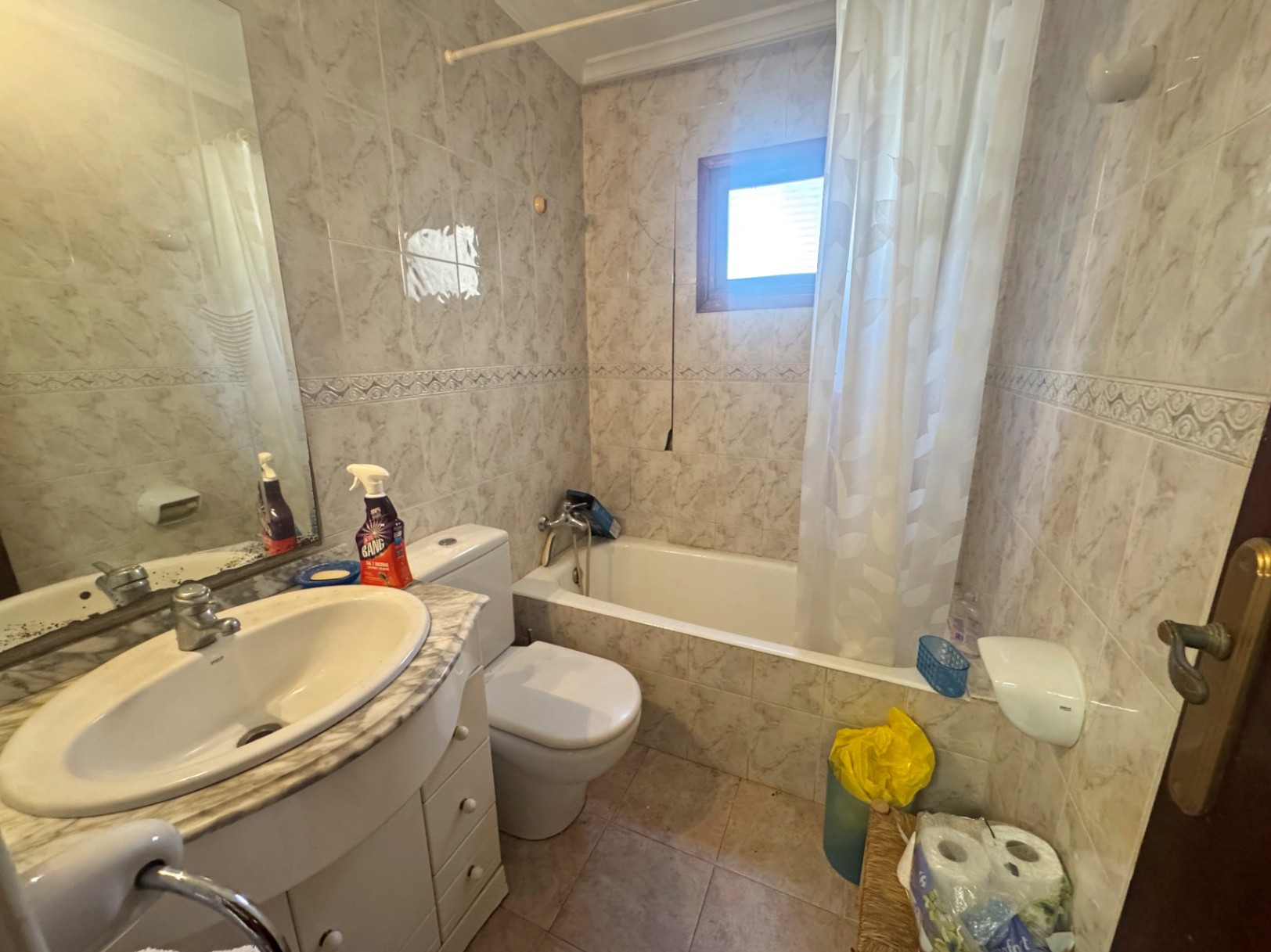 Attached country house, plus large plot with fruit trees.