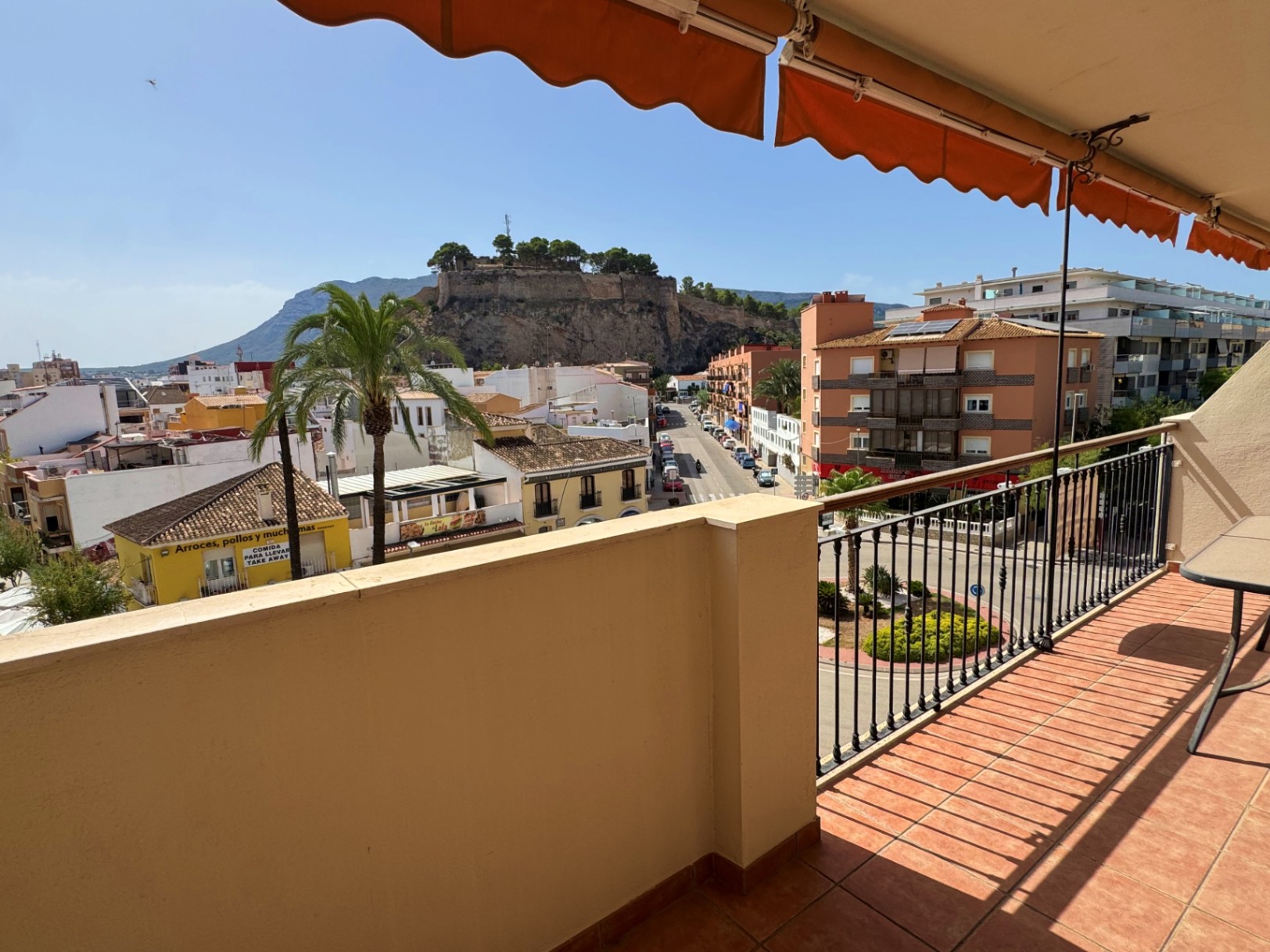 Wohnung zu verkaufen mit 3 Schlafzimmern im Stadtzentrum von Denia