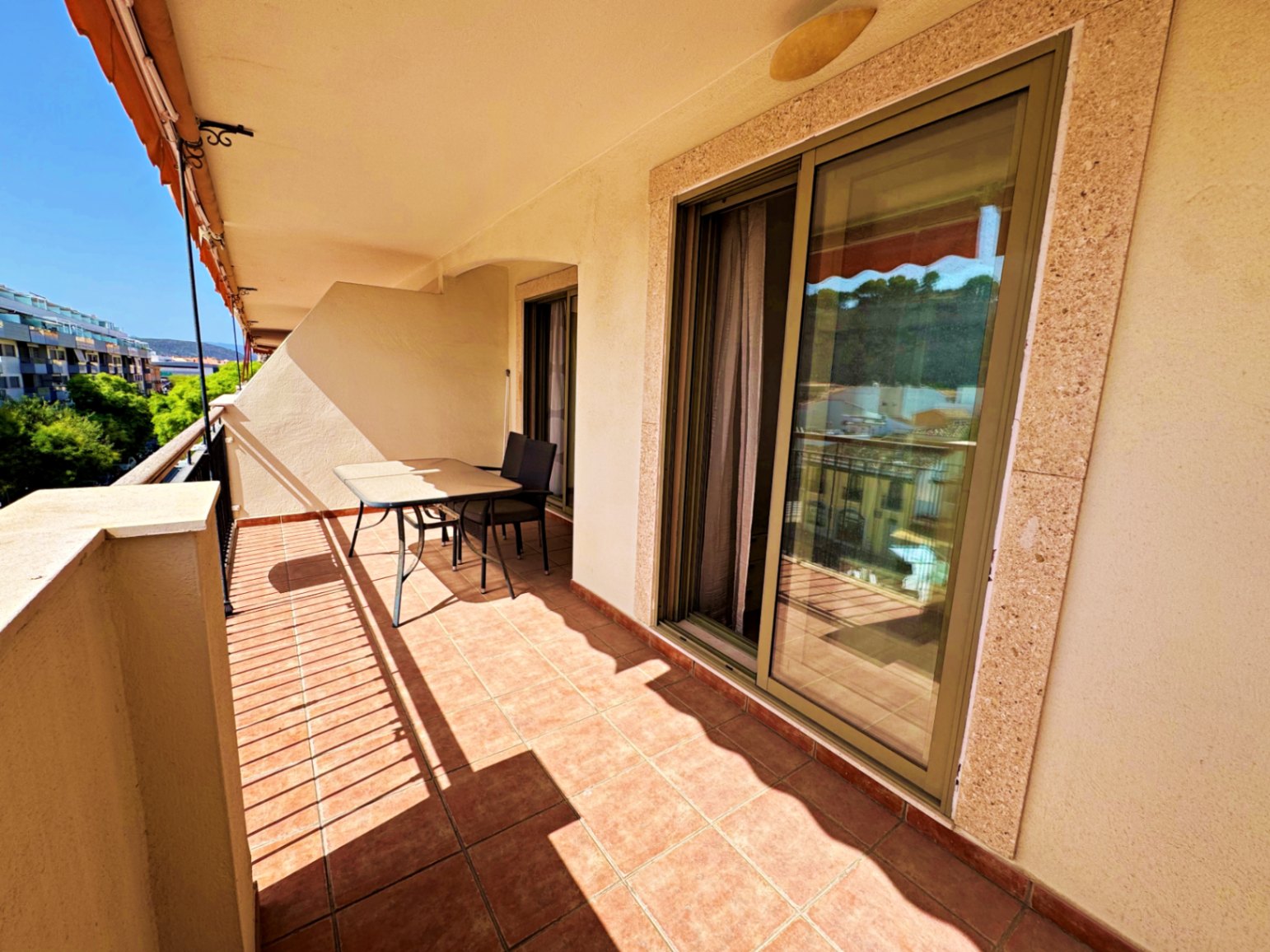 Wohnung zu verkaufen mit 3 Schlafzimmern im Stadtzentrum von Denia