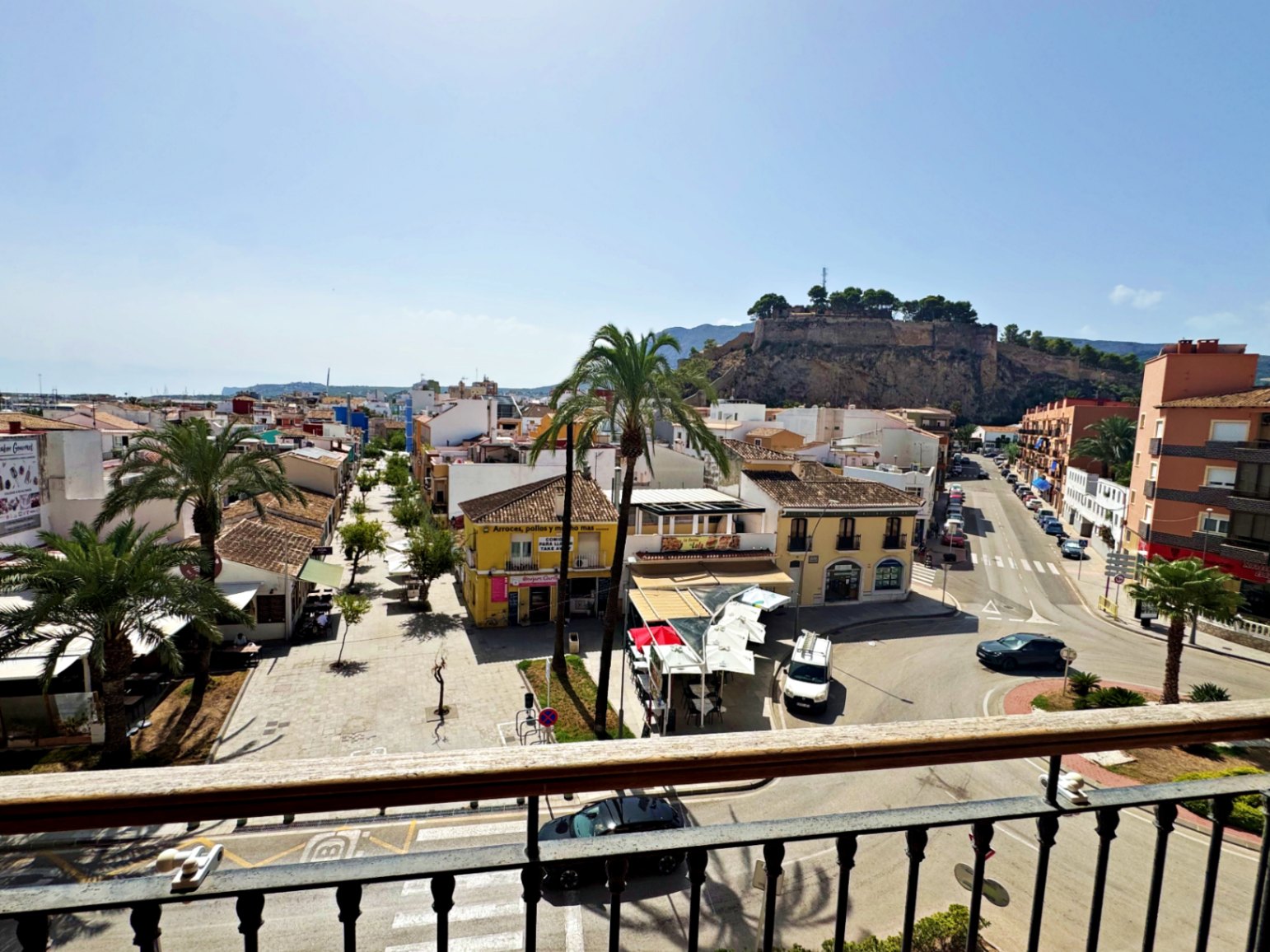 Wohnung zu verkaufen mit 3 Schlafzimmern im Stadtzentrum von Denia