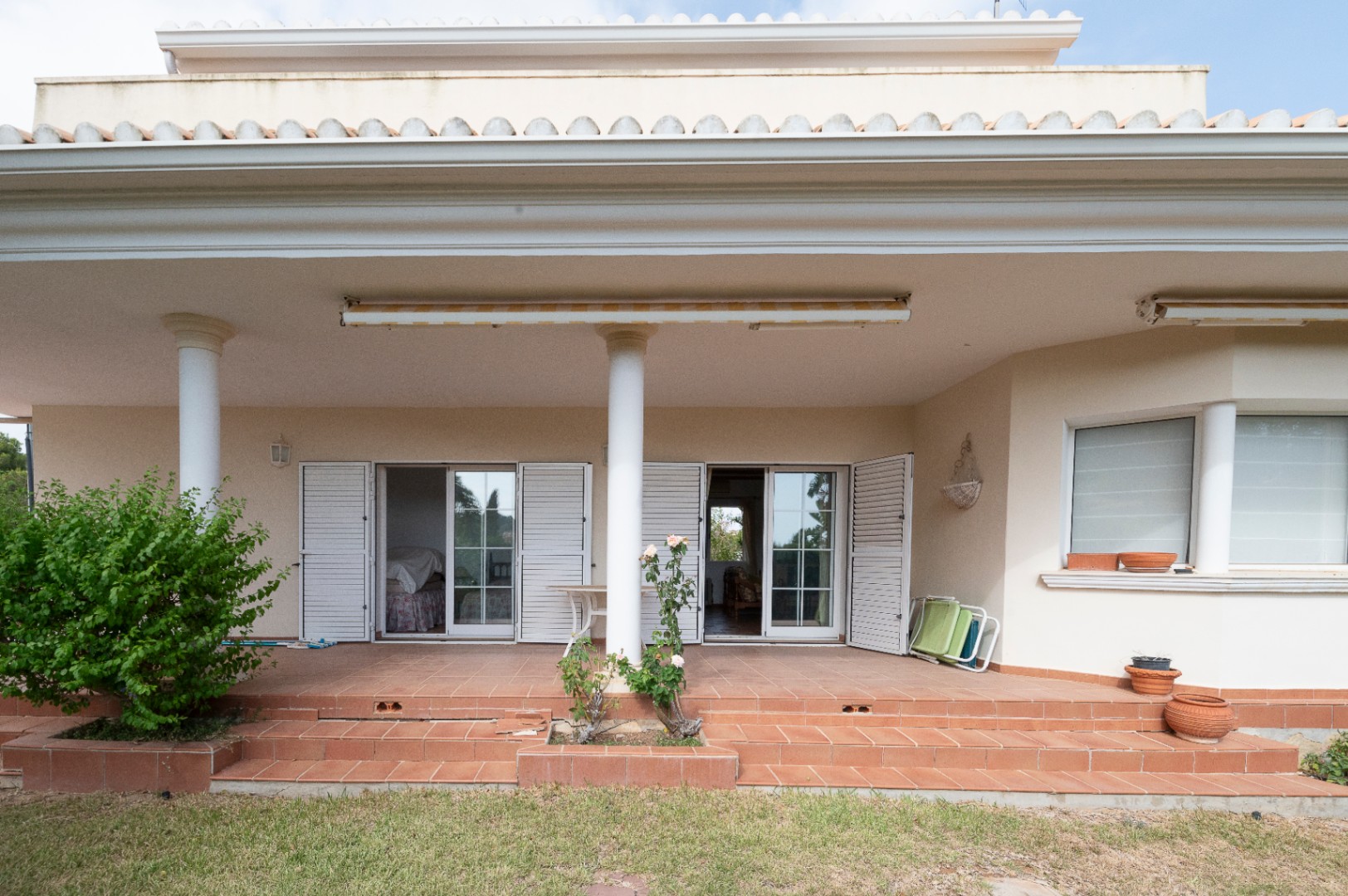 Chalet for sale in Denia, with beautiful sea and Montgó views.