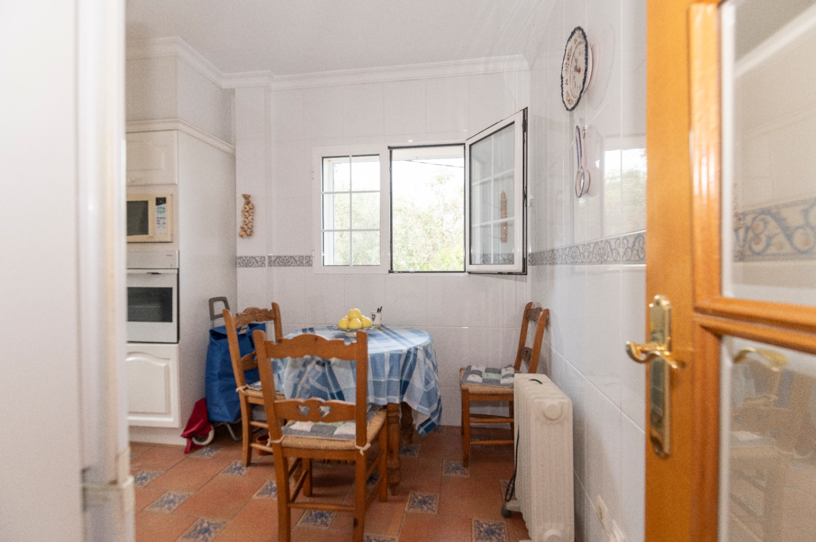 Chalet for sale in Denia, with beautiful sea and Montgó views.