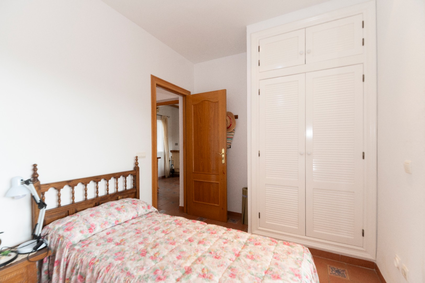 Chalet for sale in Denia, with beautiful sea and Montgó views.