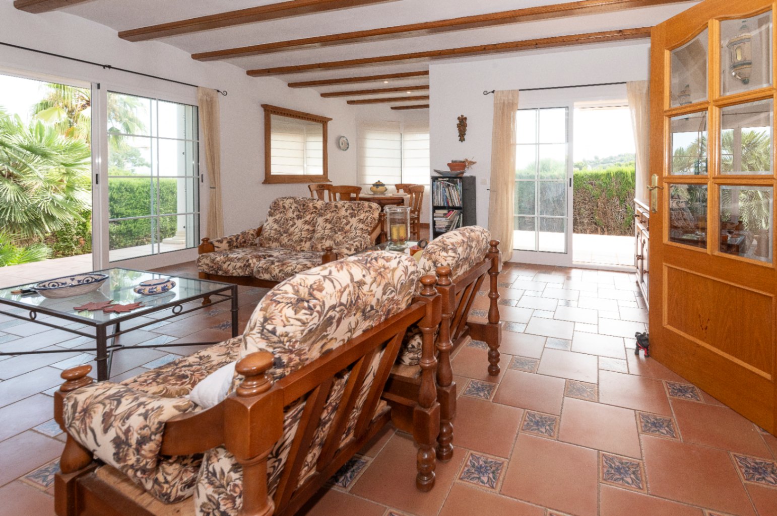 Chalet for sale in Denia, with beautiful sea and Montgó views.