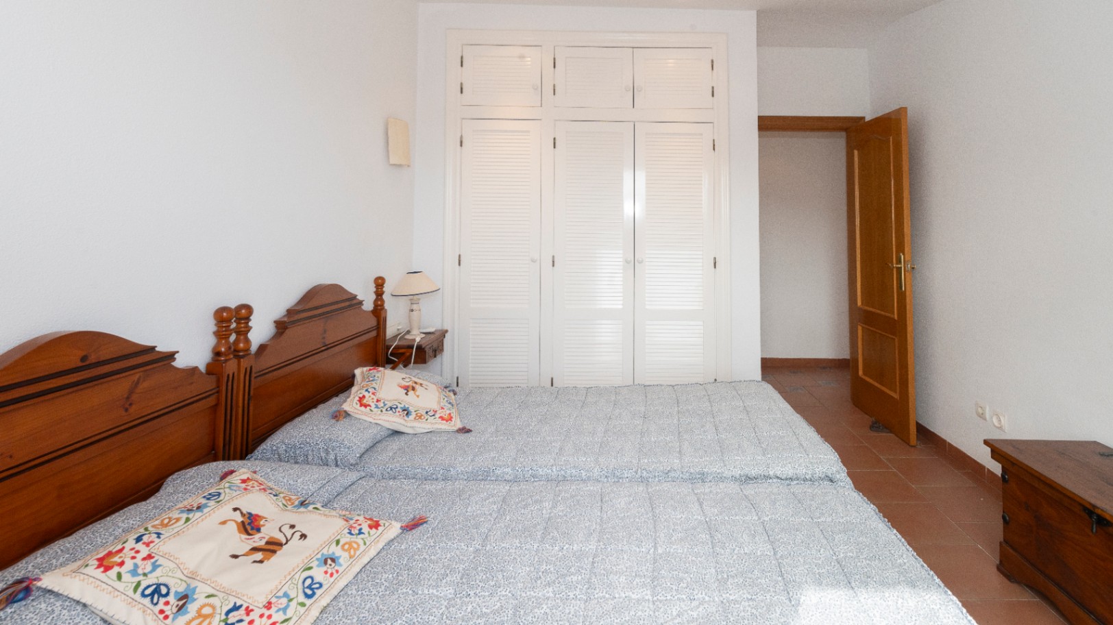 Chalet for sale in Denia, with beautiful sea and Montgó views.