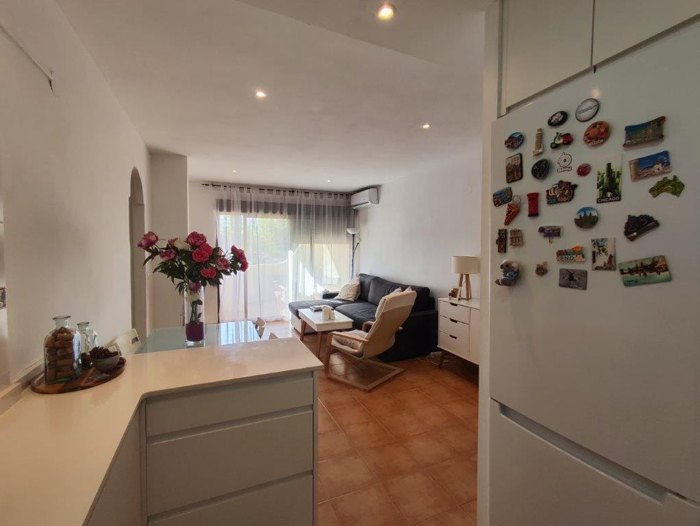 Apartamento en venta en Denia, a un paso de la playa.