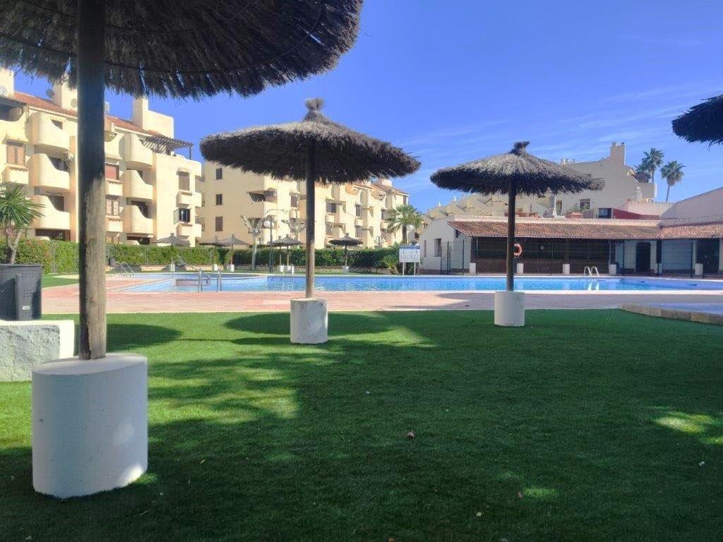 Apartamento en venta en Denia, a un paso de la playa.