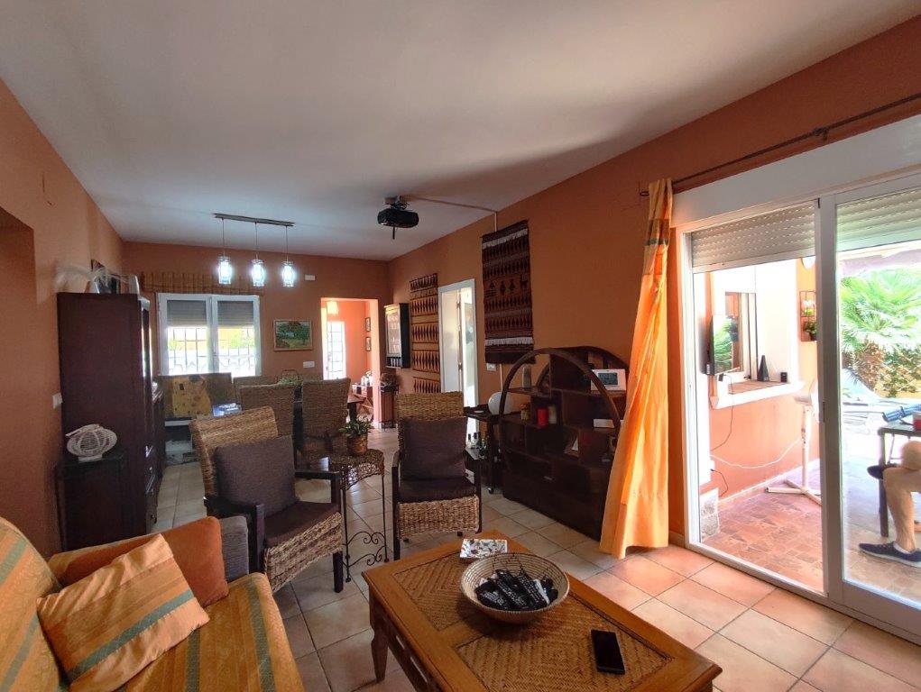 Chalet à vendre à Denia, à deux pas du centre et de la plage.
