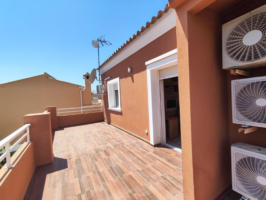 Chalet à vendre à Denia, à deux pas du centre et de la plage.