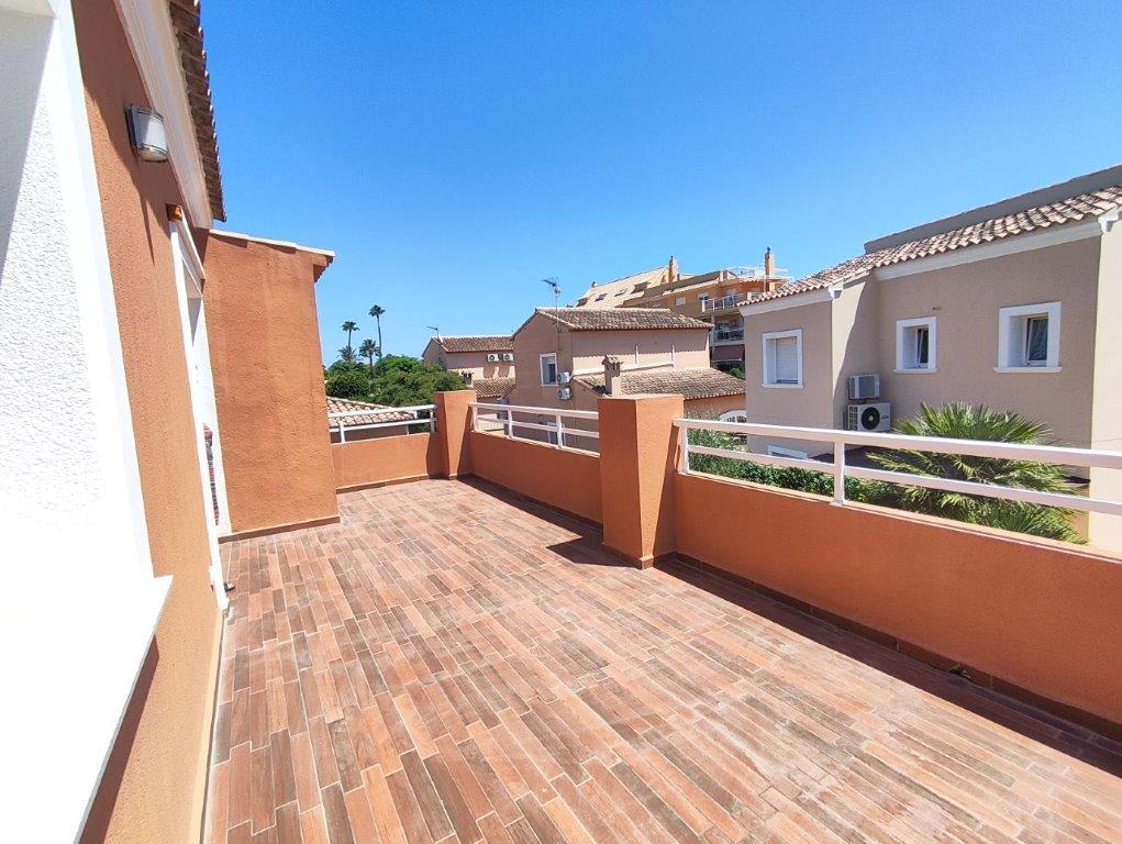 Chalet à vendre à Denia, à deux pas du centre et de la plage.