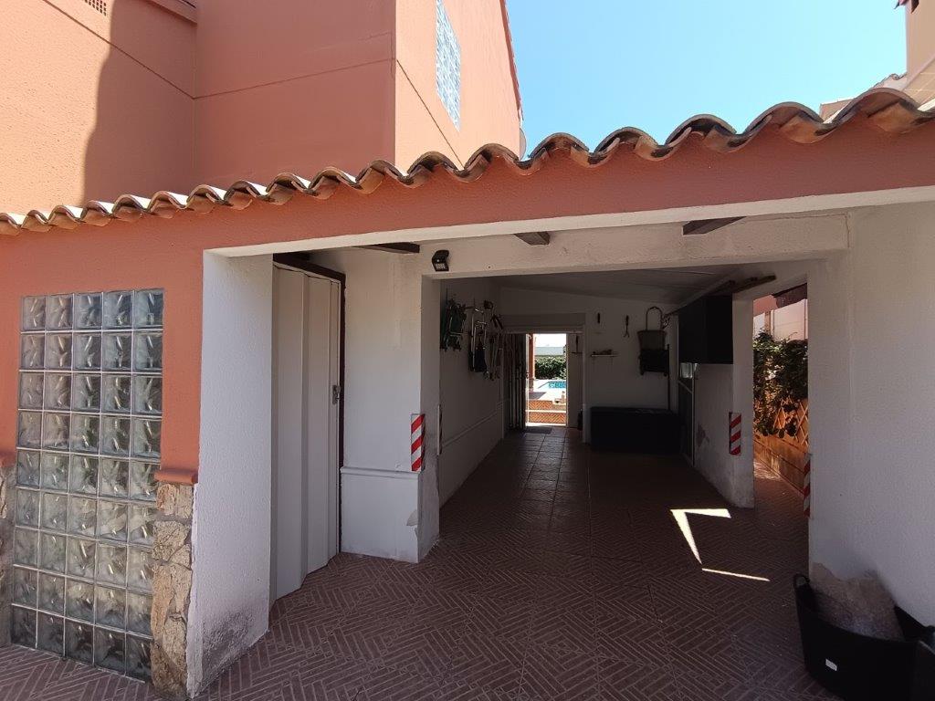 Chalet à vendre à Denia, à deux pas du centre et de la plage.