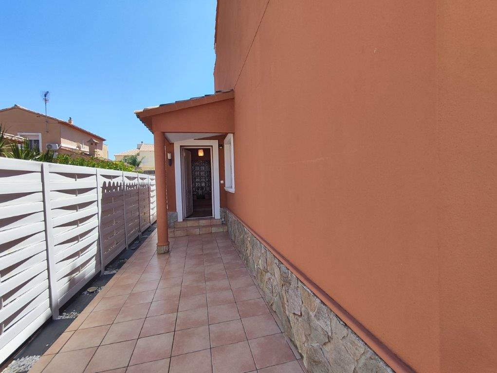 Chalet à vendre à Denia, à deux pas du centre et de la plage.